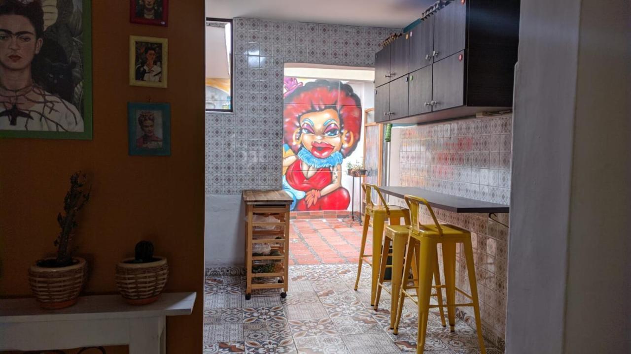 Casa Tuvia Parque Hostel Medellín Buitenkant foto