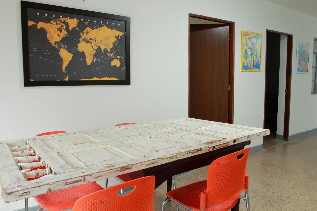 Casa Tuvia Parque Hostel Medellín Buitenkant foto
