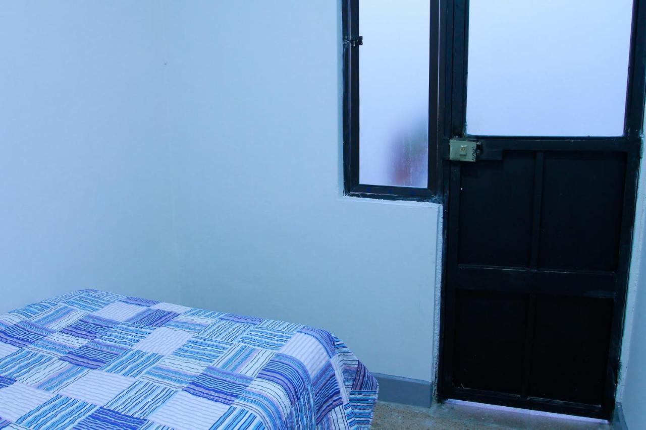 Casa Tuvia Parque Hostel Medellín Buitenkant foto